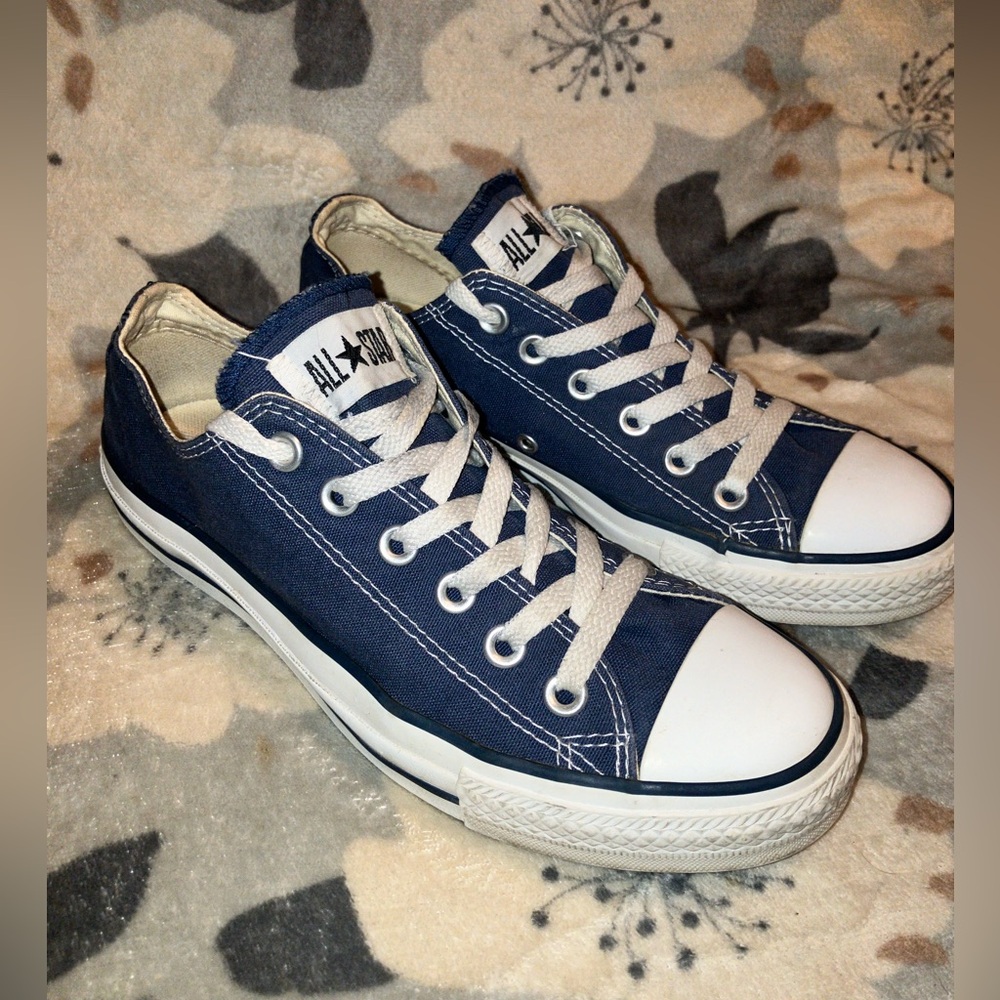 Converse All-Star Low Top Sneakers Great Condition